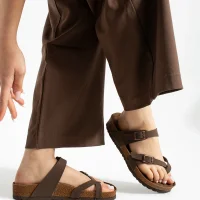 Moderno Kadın Terlik Kahve – Çapraz Bant, Konforlu, Şık ve Rahat