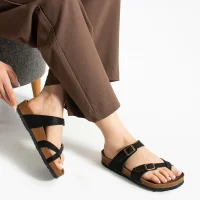 Moderno Kadın Terlik Siyah – Çapraz Bant, Konforlu, Şık ve Rahat