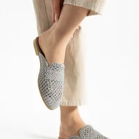 Velora Kadın Hasır Örgü Terlik – Gri Zarafeti