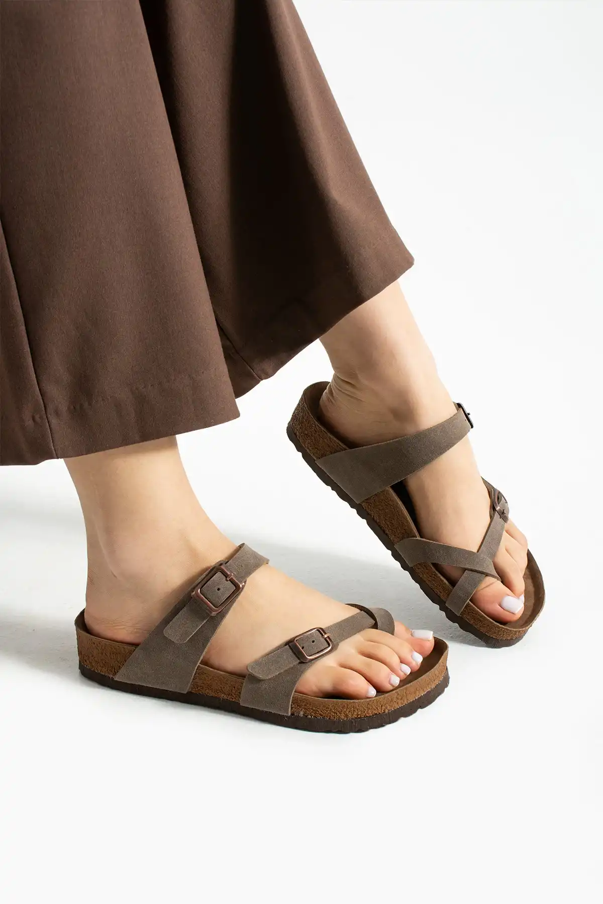 Moderno Kadın Terlik Vizon – Çapraz Bant, Konforlu, Şık ve Rahat