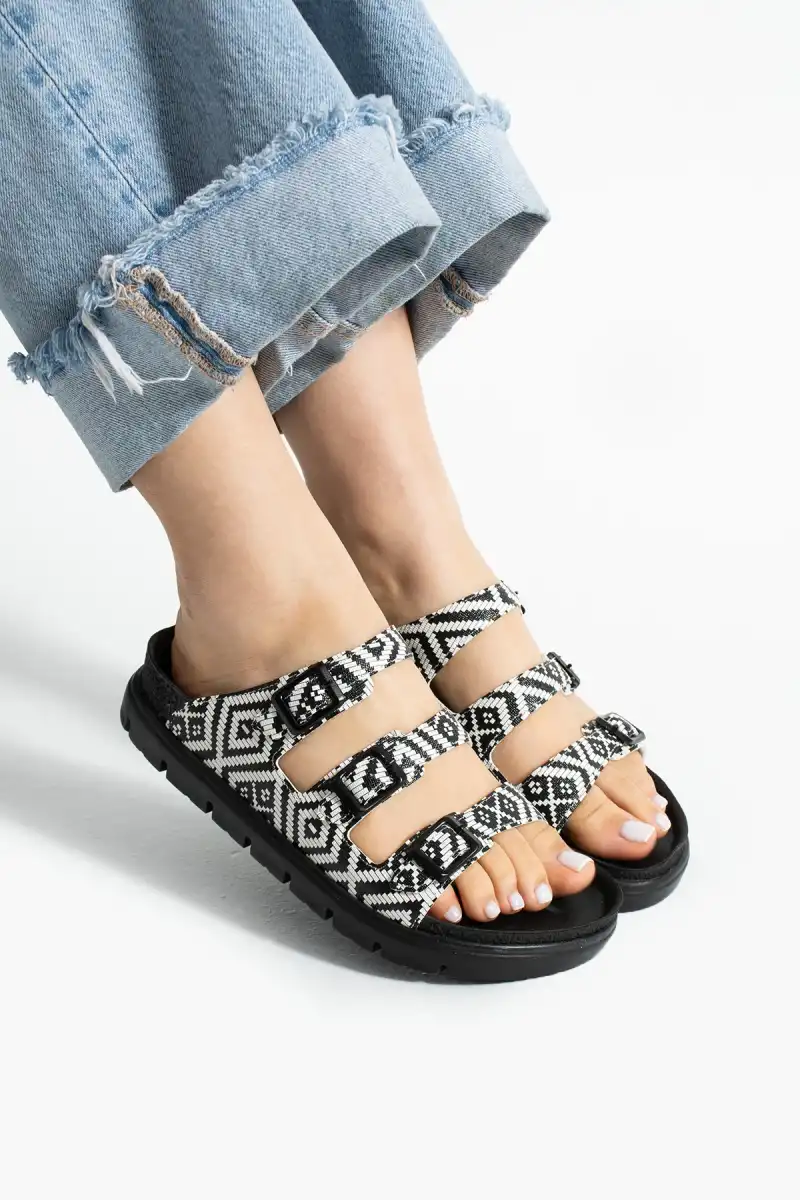 Etnik Desen Üç Tokalı Terlik