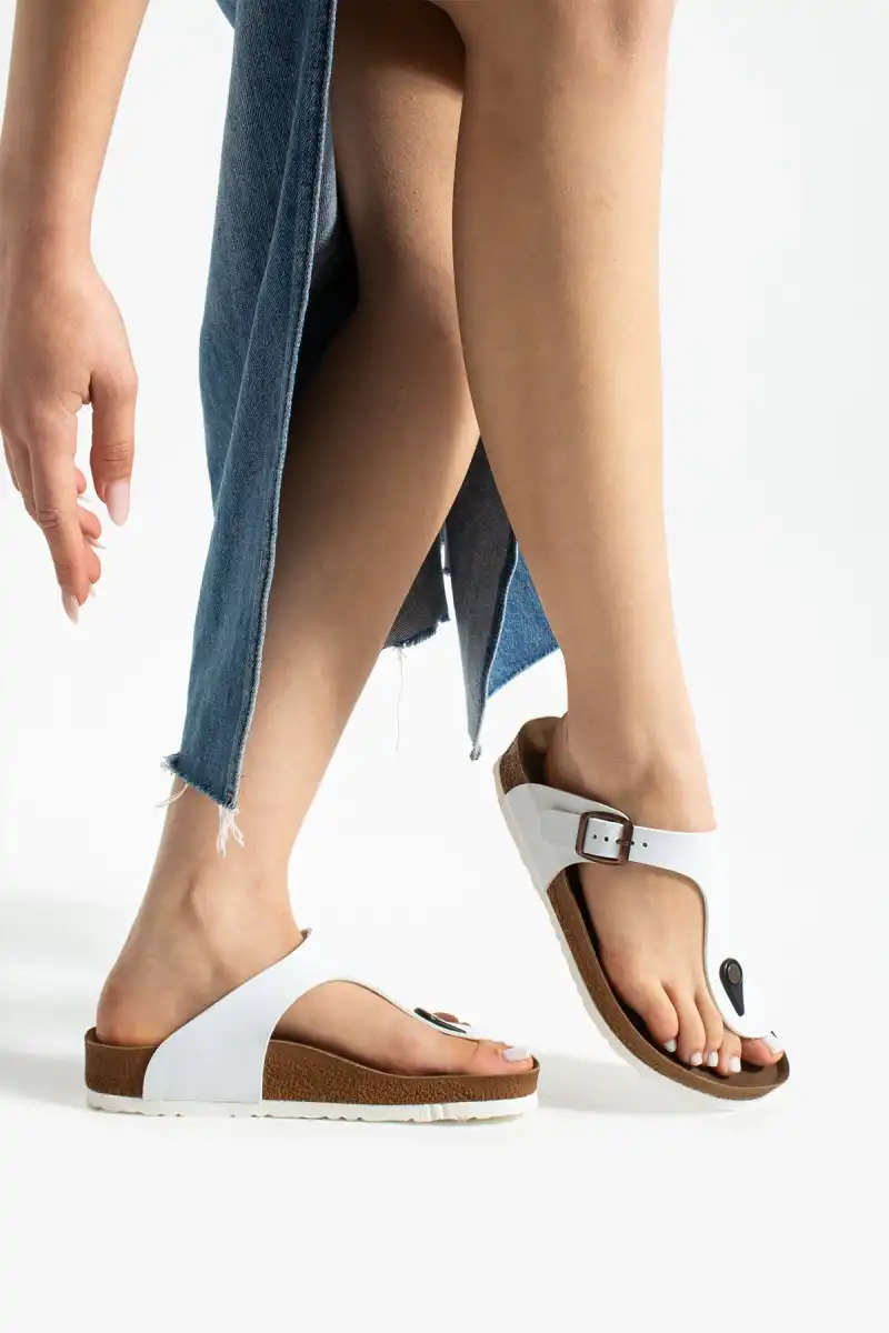 Freistep Beyaz Unisex Parmak Arası Terlik – Hafif, Kaymaz, Yazlık