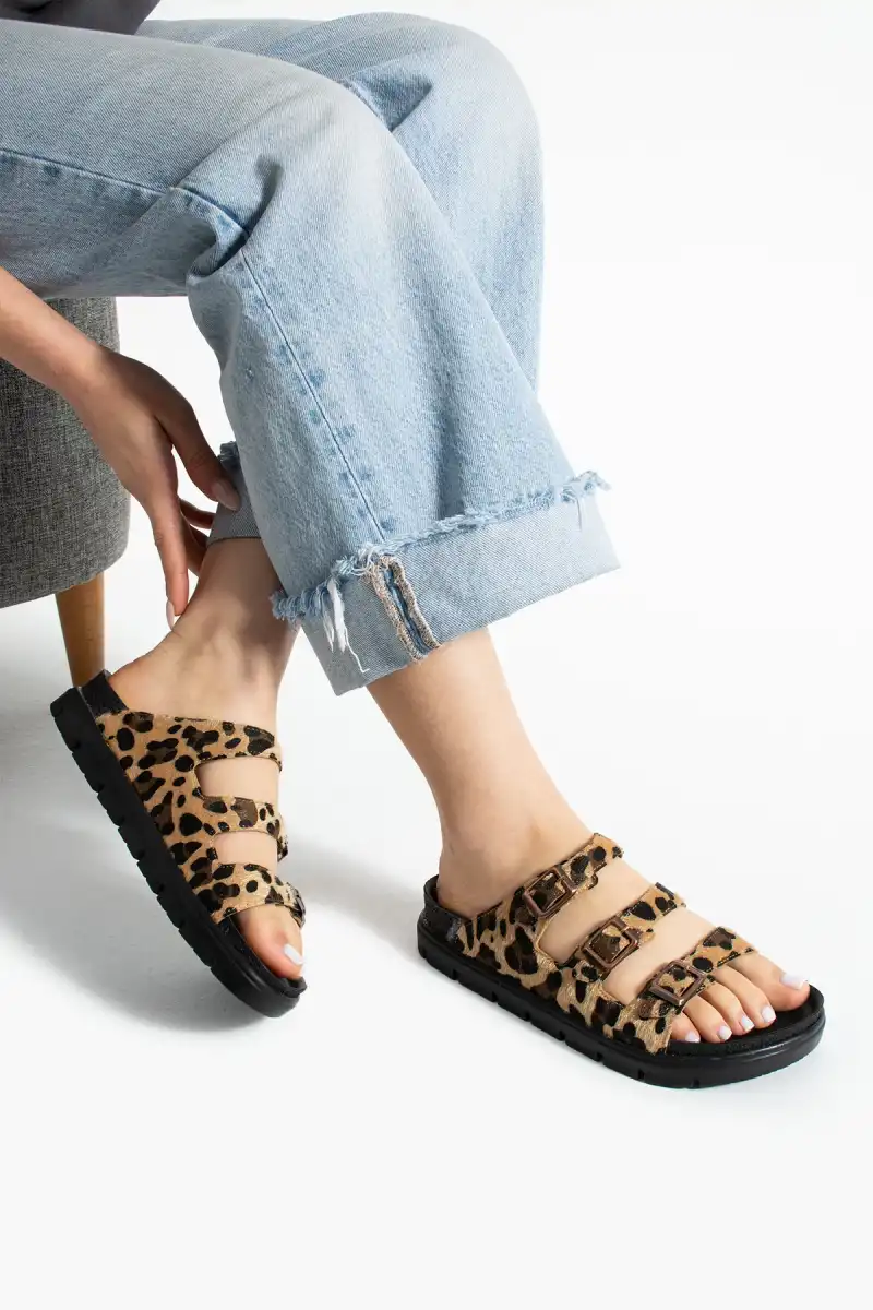 Leopar Üç Tokalı Terlik Bej