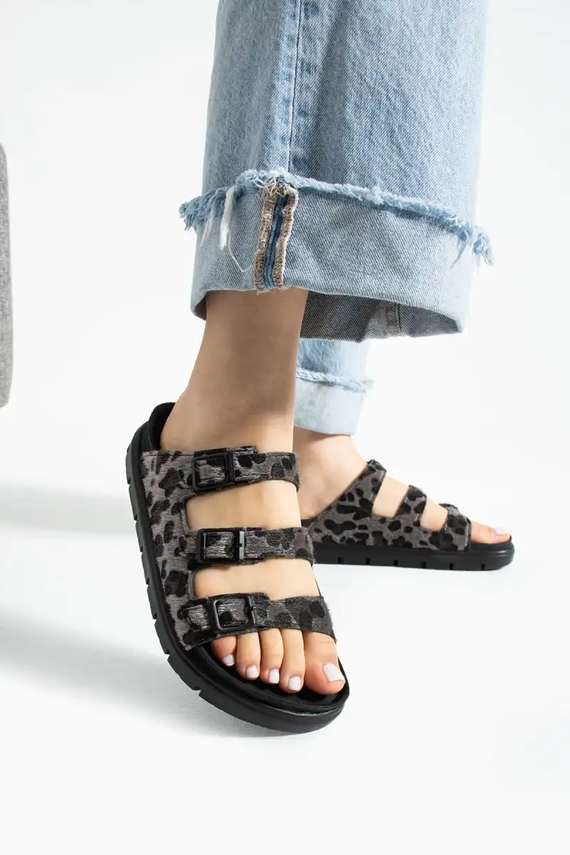 Leopar Üç Tokalı Terlik Gri