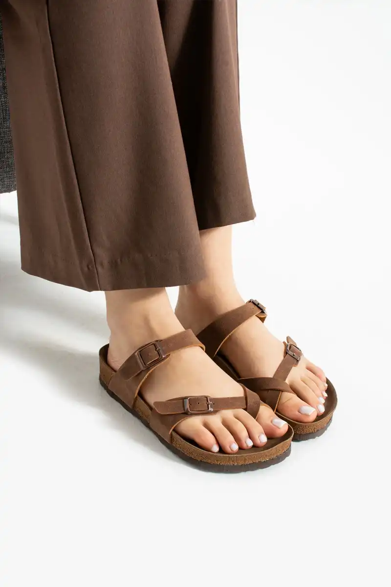 Moderno Kadın Terlik Taba – Çapraz Bant, Konforlu, Şık ve Rahat