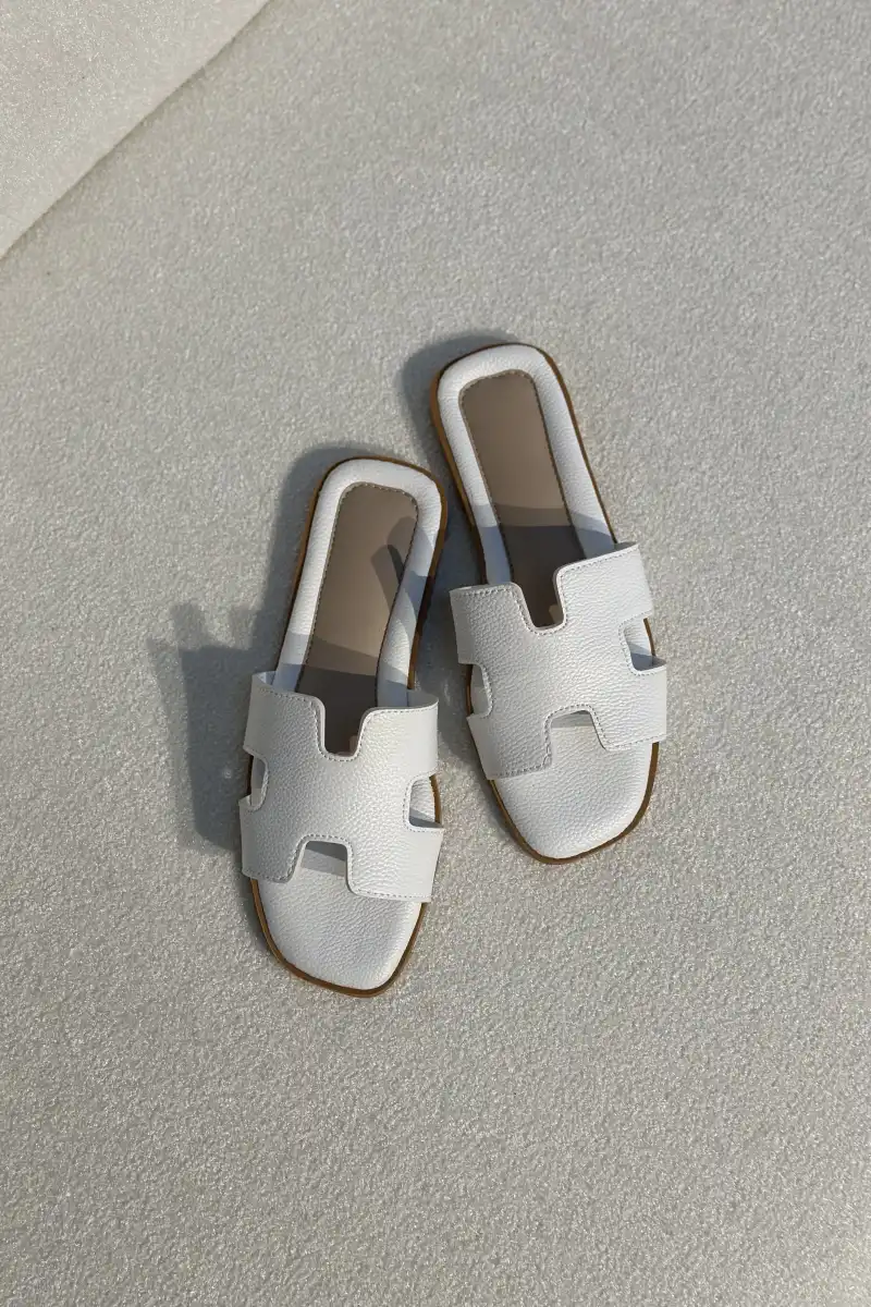 Palmira Beyaz Önü Yanı Açık Kadın Terlik Dış Mekan Ve Ev Terliği