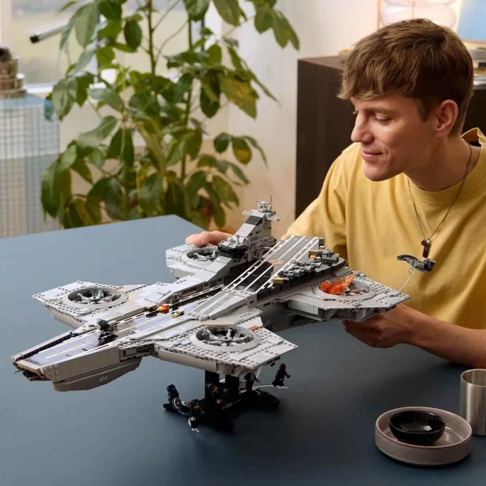 76354 Lego Marvel Helicarrier 3057 Parça +18 Yaş