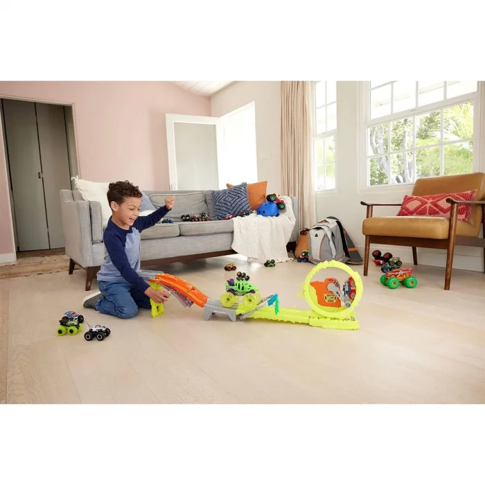 Hxt05 Hot Wheels Monster Trucks Power Smashers Oyun Seti
