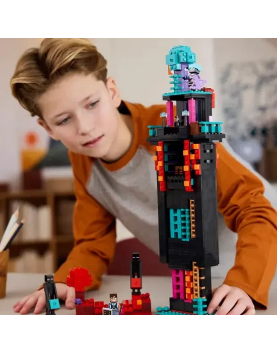 21279 Lego Minecraft Enderman Kulesi 867 Parça +9 Yaş