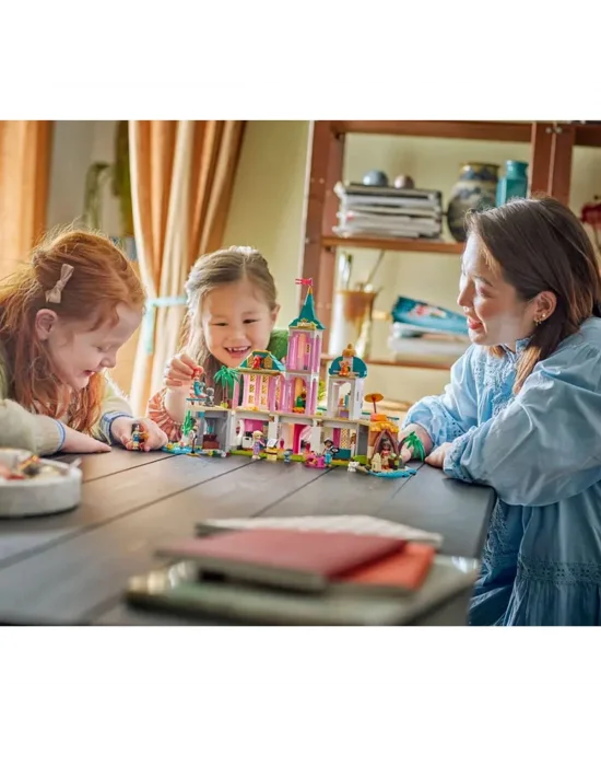 43267 Lego Disney Prenses Şatosu Ve Kraliyet Hayvanları 787 Parça +6 Yaş