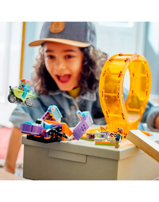 60338 Lego City - Şempanze Yumruğu Gösteri Çemberi 226 Parça +7 Yaş