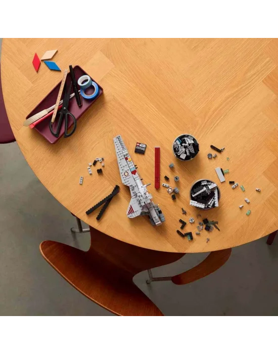 75441 Lego Star Wars Venator-class Attack Cruiser 643 Parça +18 Yaş