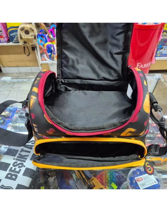 GALATASARAY GS YAZI DETAYLI SUNİ DERİ BESLENME ÇANTASI