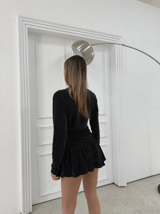 AKSESUAR DETAY BLUZ VE ŞORT ETEKLİ SİMLİ İKİLİ TAKIM