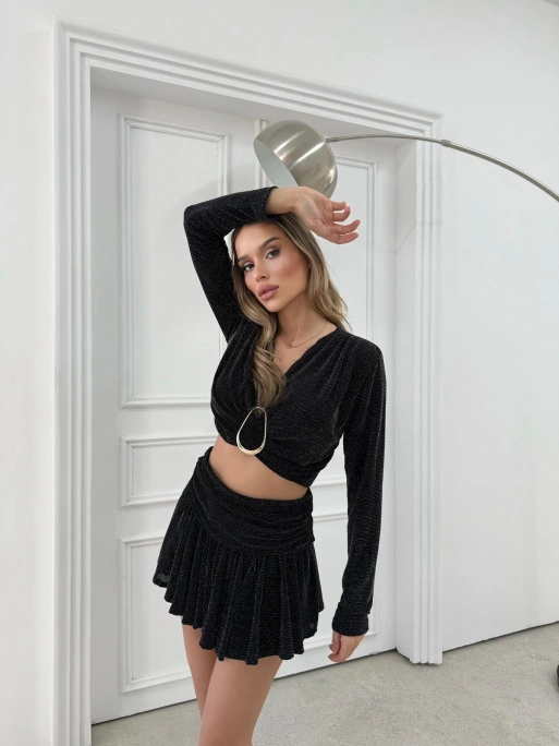 AKSESUAR DETAY BLUZ VE ŞORT ETEKLİ SİMLİ İKİLİ TAKIM