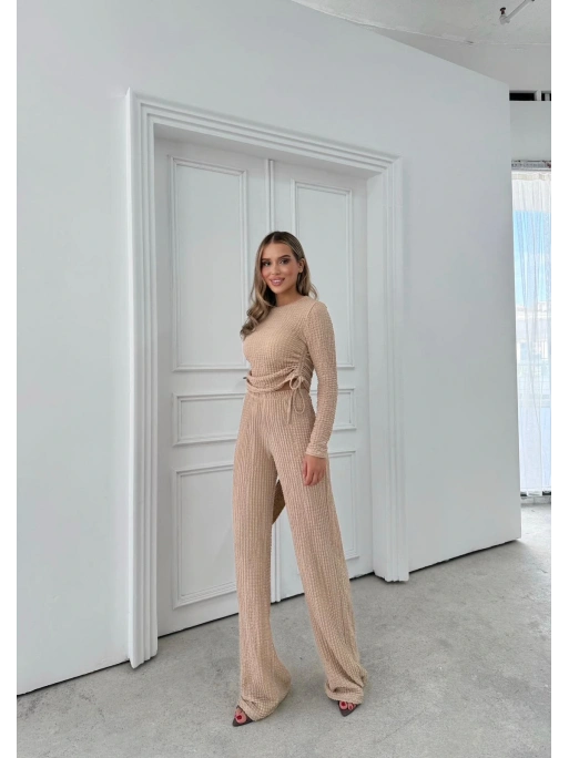 BÜZGÜLÜ BLUZ VE PANTOLONLU GOFRE İKİLİ TAKIM BEJ