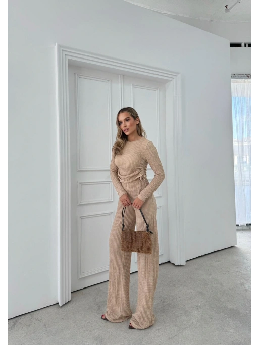 BÜZGÜLÜ BLUZ VE PANTOLONLU GOFRE İKİLİ TAKIM BEJ