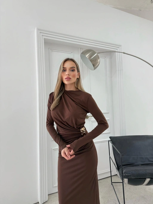 BEL AKSESUAR DETAY DRAPELİ UZUN SANDY ELBİSE ACI KAHVE