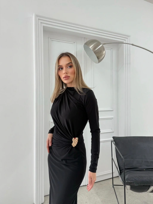 BEL AKSESUAR DETAY DRAPELİ UZUN SANDY ELBİSE SİYAH