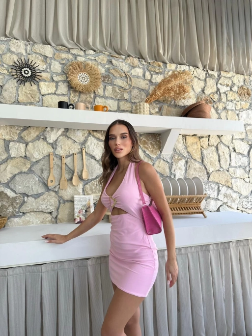 BEL DEKOLTE DETAY AKSESUARLI MİNİ SANDY ELBİSE PEMBE