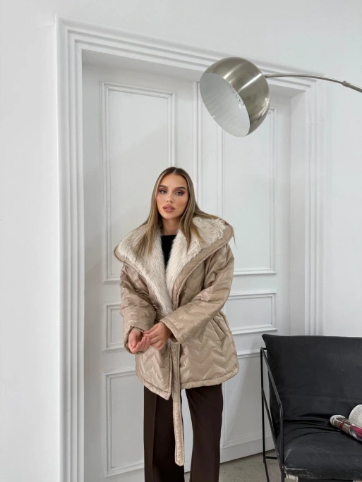 BEL KUŞAKLI BAKLAVA DESEN YAKA KÜRK DETAY ŞİŞME MONT BEJ