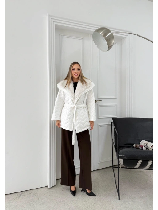 BEL KUŞAKLI BAKLAVA DESEN YAKA KÜRK DETAY ŞİŞME MONT BEYAZ