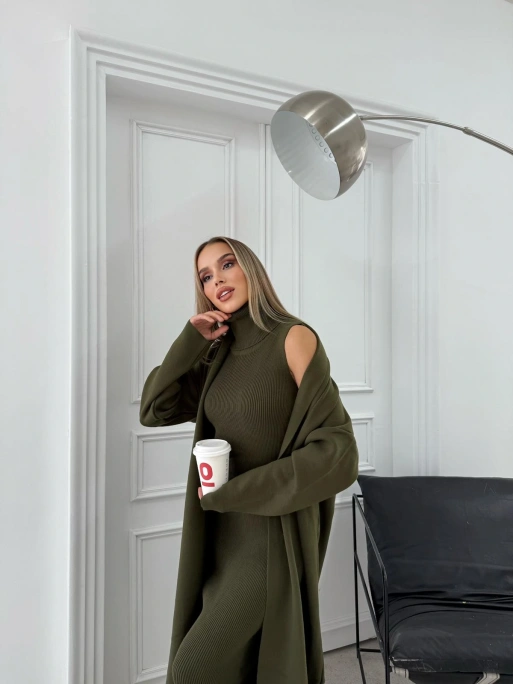 BOĞAZLI SIFIR KOL UZUN ELBİSE VE YELEKLİ İKİLİ TRİKO TAKIM HAKİ