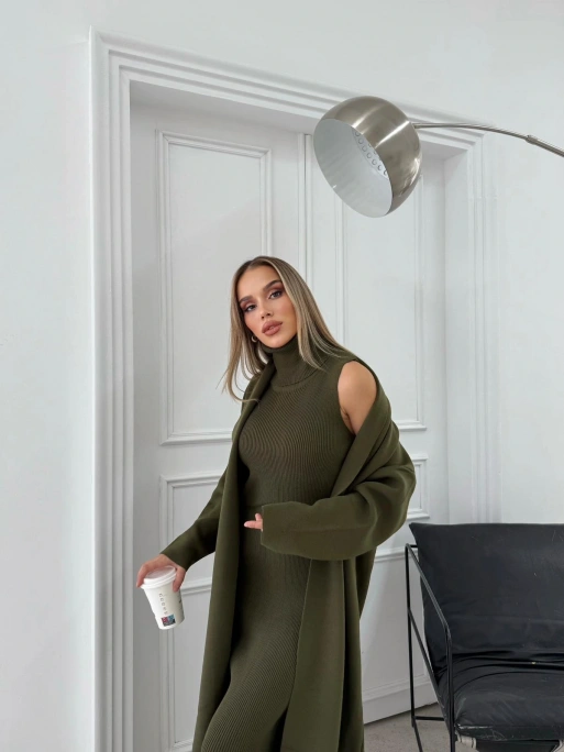 BOĞAZLI SIFIR KOL UZUN ELBİSE VE YELEKLİ İKİLİ TRİKO TAKIM HAKİ