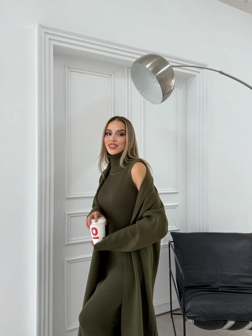 BOĞAZLI SIFIR KOL UZUN ELBİSE VE YELEKLİ İKİLİ TRİKO TAKIM HAKİ