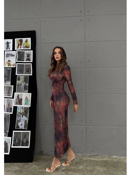 DİK YAKA BÜZGÜLÜ DESENLİ UZUN SANDY ELBİSE