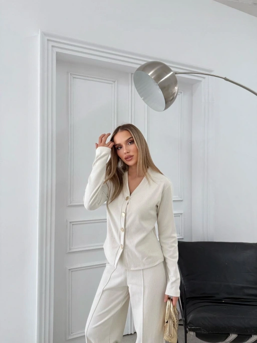 GOLD DÜĞME DETAY HIRKA VE PANTOLONLU TRİKO İKİLİ TAKIM KREM