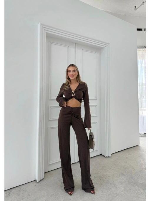 AKSESUAR DETAY BLUZ VE DRAPE PANTOLONLU İKİLİ TAKIM KAHVE