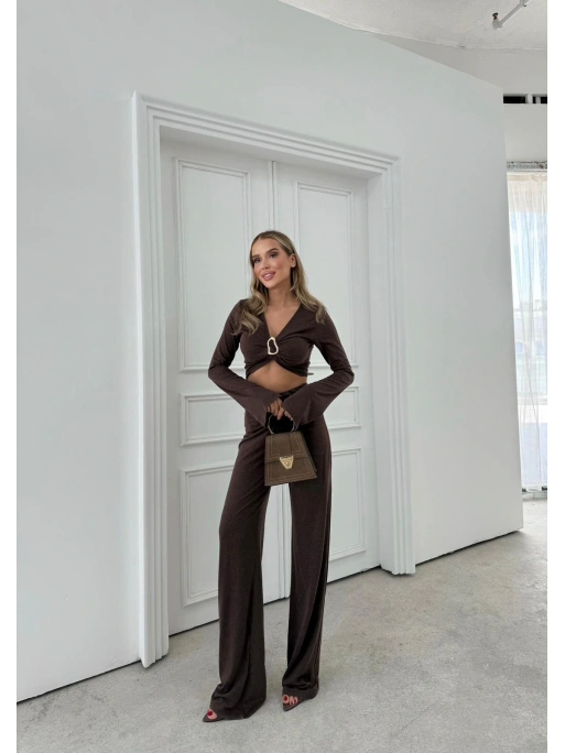 AKSESUAR DETAY BLUZ VE DRAPE PANTOLONLU İKİLİ TAKIM KAHVE