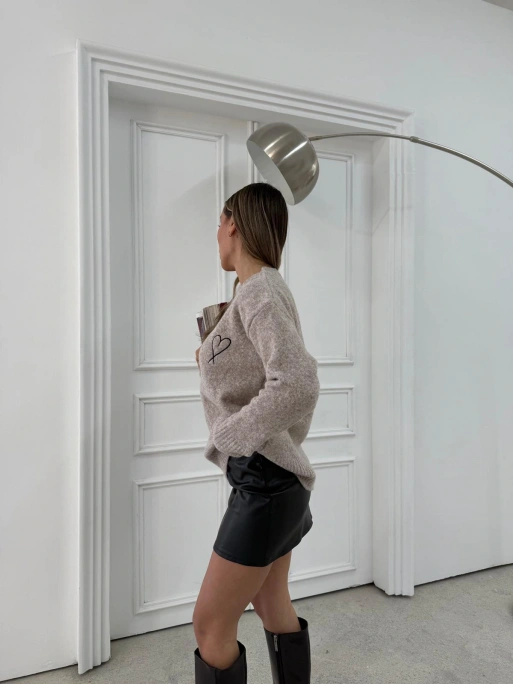 KALP NAKIŞ DETAY YUMOŞ KAZAK BEJ