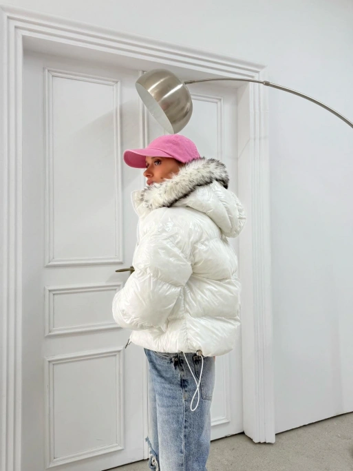 KAPÜŞON KÜRK DETAY RUGAN ŞİŞME MONT BEYAZ