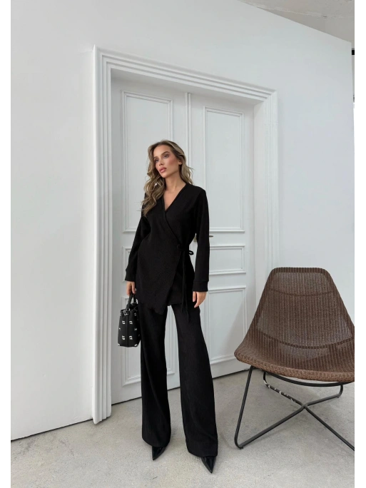 KRUVAZE YAKA BAĞLAMA DETAY BLUZ VE PANTOLONLU SELANİK KUMAŞ İKİLİ TAKIM SİYAH