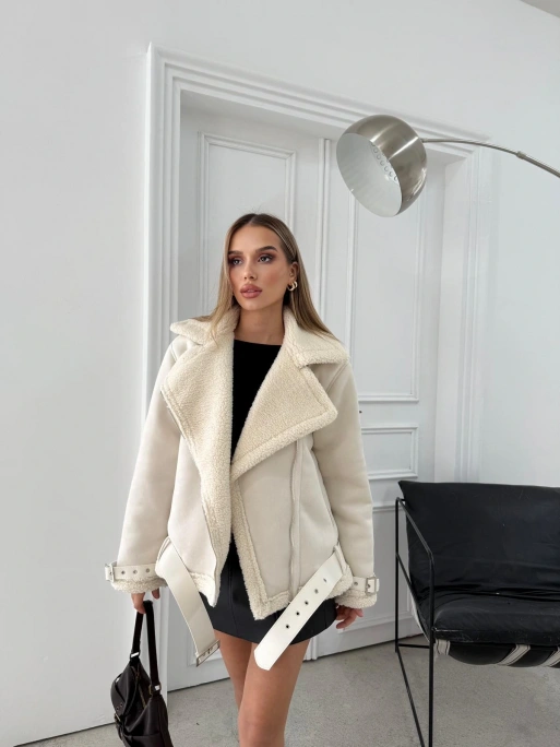 KRUVAZE YAKA KOL VE BEL KEMER DETAY İÇ KÜRKLÜ LAMİNE MONT KREM 3162