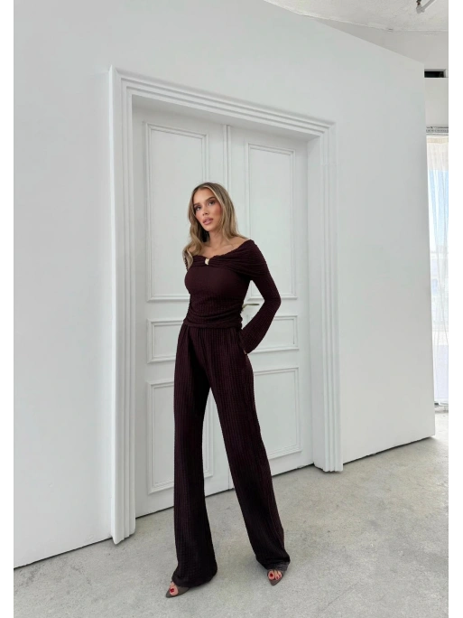 MADONNA YAKA AKSESUAR DETAY BLUZ VE PANTOLONLU GOFRE İKİLİ TAKIM BORDO