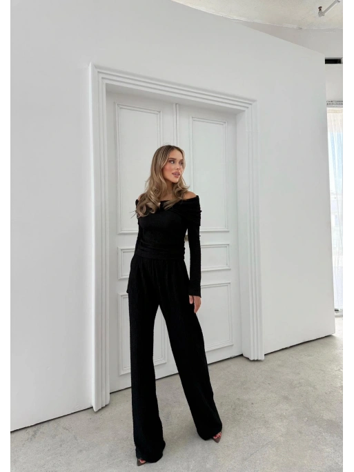 MADONNA YAKA AKSESUAR DETAY BLUZ VE PANTOLONLU GOFRE İKİLİ TAKIM SİYAH