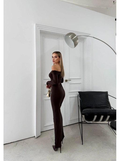 MADONNA YAKA AKSESUAR DETAY UZUN SANDY ELBİSE KAHVE