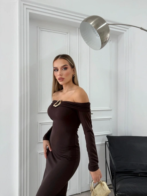 MADONNA YAKA AKSESUAR DETAY UZUN SANDY ELBİSE KAHVE