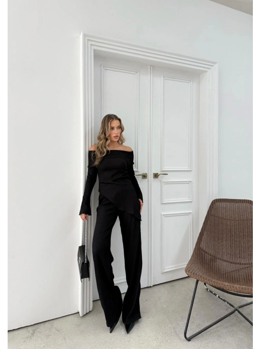 MADONNA YAKA ASİMETRİK DETAY BLUZ VE PANTOLONLU SELANİK KUMAŞ İKİLİ TAKIM SİYAH