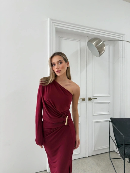 OMUZ DEKOLTE BEL AKSESUAR DETAY SANDY UZUN ELBİSE BORDO