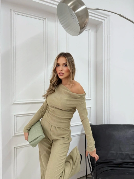 OMUZ DEKOLTE BLUZ VE PANTOLONLU SELANİK KUMAŞ İKİLİ TAKIM YEŞİL