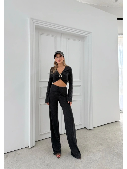 AKSESUAR DETAY BLUZ VE DRAPE PANTOLONLU İKİLİ TAKIM SİYAH