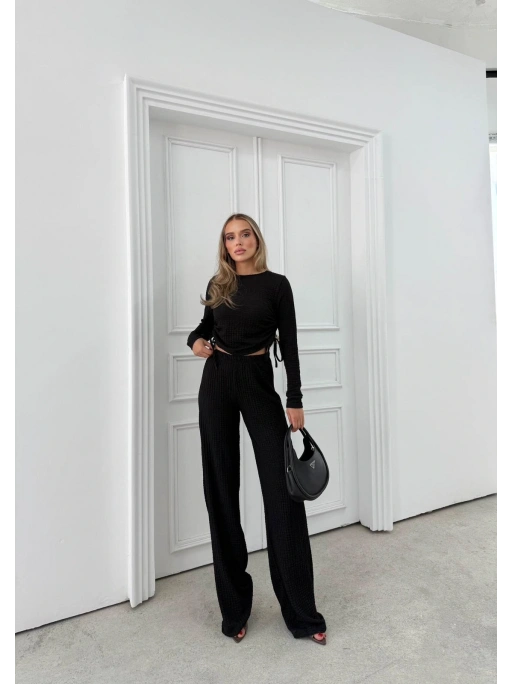 BÜZGÜLÜ BLUZ VE PANTOLONLU GOFRE İKİLİ TAKIM SİYAH