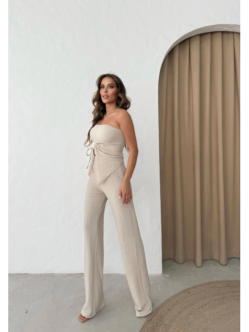 STRAPLEZ BÜZGÜLÜ BLUZ VE PANTOLONLU GOFRE İKİLİ TAKIM KREM