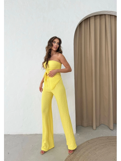STRAPLEZ BÜZGÜLÜ BLUZ VE PANTOLONLU GOFRE İKİLİ TAKIM SARI