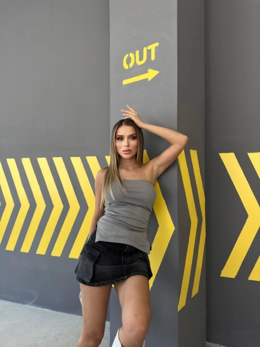 STRAPLEZ YAN YIRTMAÇLI CROP GRİ