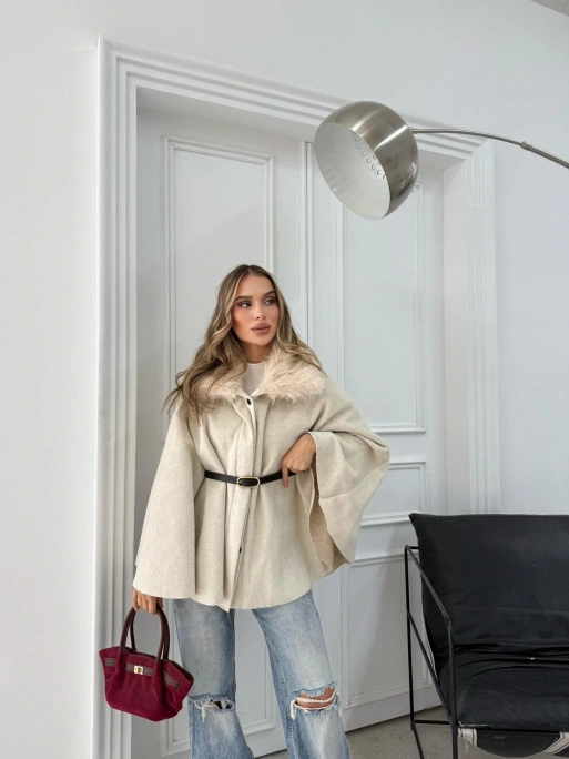 YAKA KÜRK DETAY KEMERLİ KAŞE PANÇO KREM